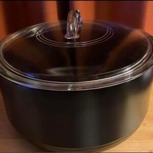 Pampered Chef dutch oven